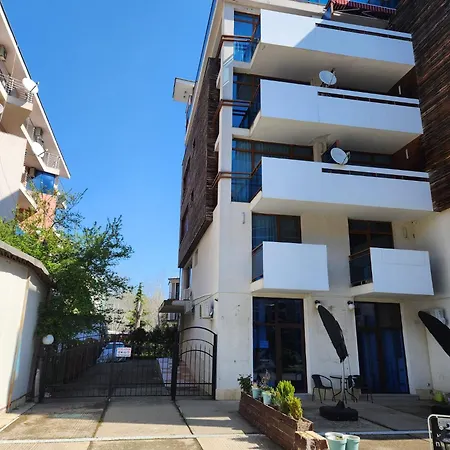 Itta Sunny ساني بيتش