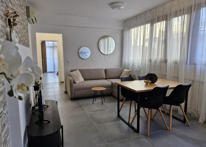 Itta Sunny ساني بيتش