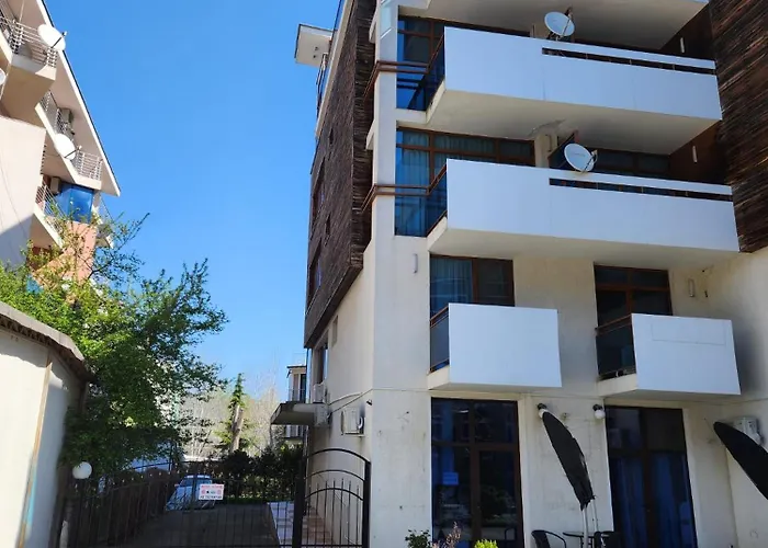 Itta Sunny ساني بيتش